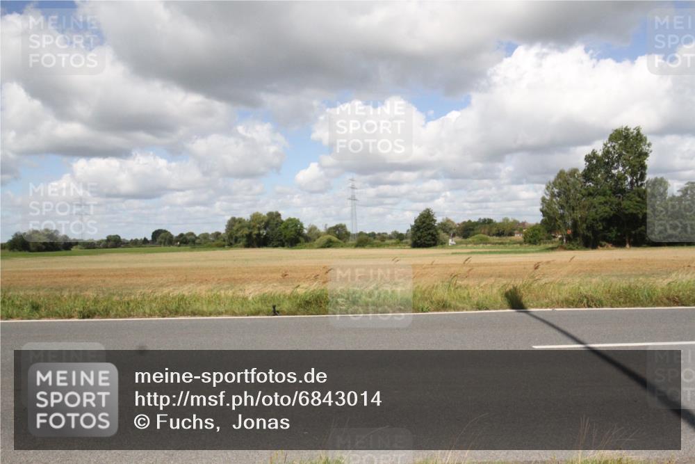 25.08.2024 - Elbe Triathlon Hamburg Fuchs,  Jonas http://msf.ph/oto/6843014 25.08.2024 11:54:18 Radfahren  meine-sportfotos.de