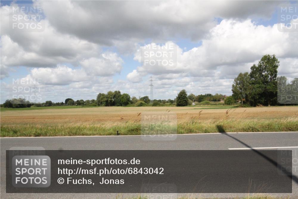 25.08.2024 - Elbe Triathlon Hamburg Fuchs,  Jonas http://msf.ph/oto/6843042 25.08.2024 11:54:19 Radfahren  meine-sportfotos.de