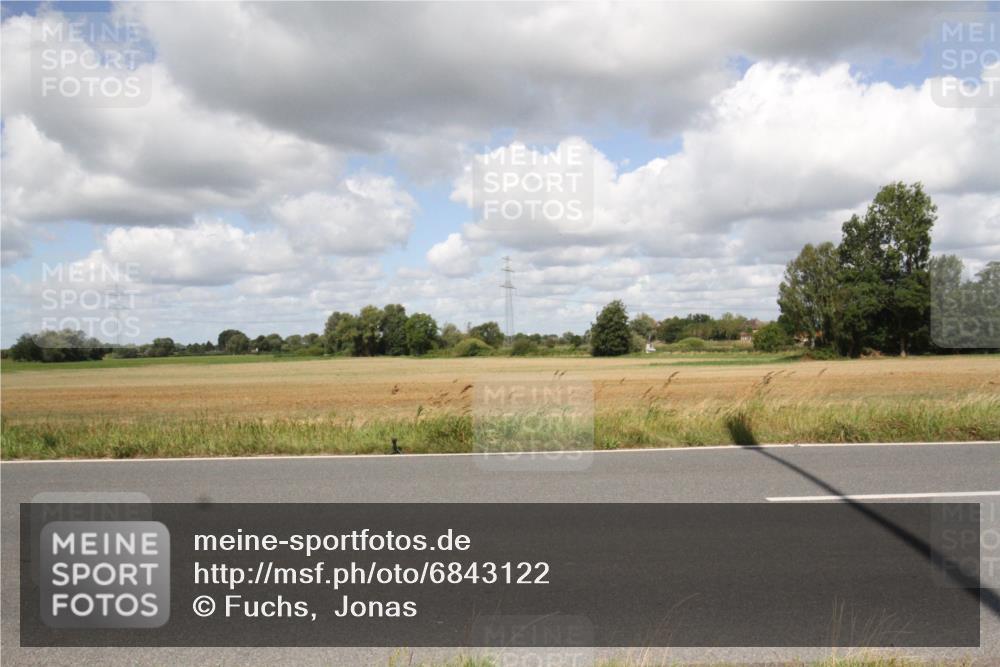 25.08.2024 - Elbe Triathlon Hamburg Fuchs,  Jonas http://msf.ph/oto/6843122 25.08.2024 11:54:22 Radfahren  meine-sportfotos.de