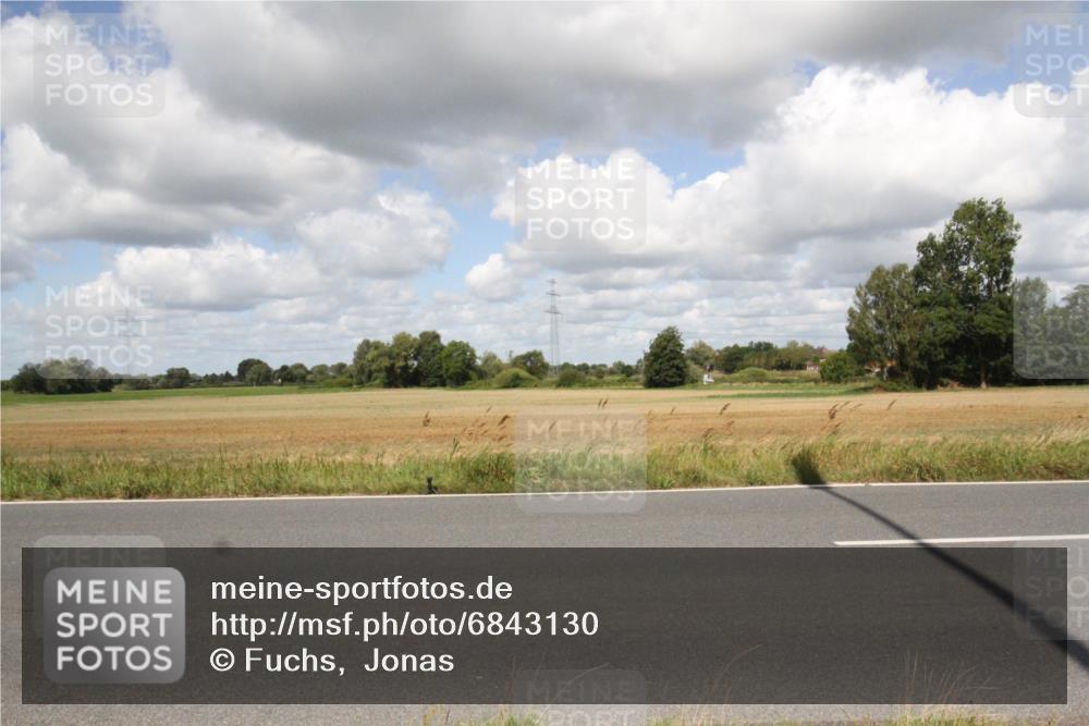 25.08.2024 - Elbe Triathlon Hamburg Fuchs,  Jonas http://msf.ph/oto/6843130 25.08.2024 11:54:23 Radfahren  meine-sportfotos.de