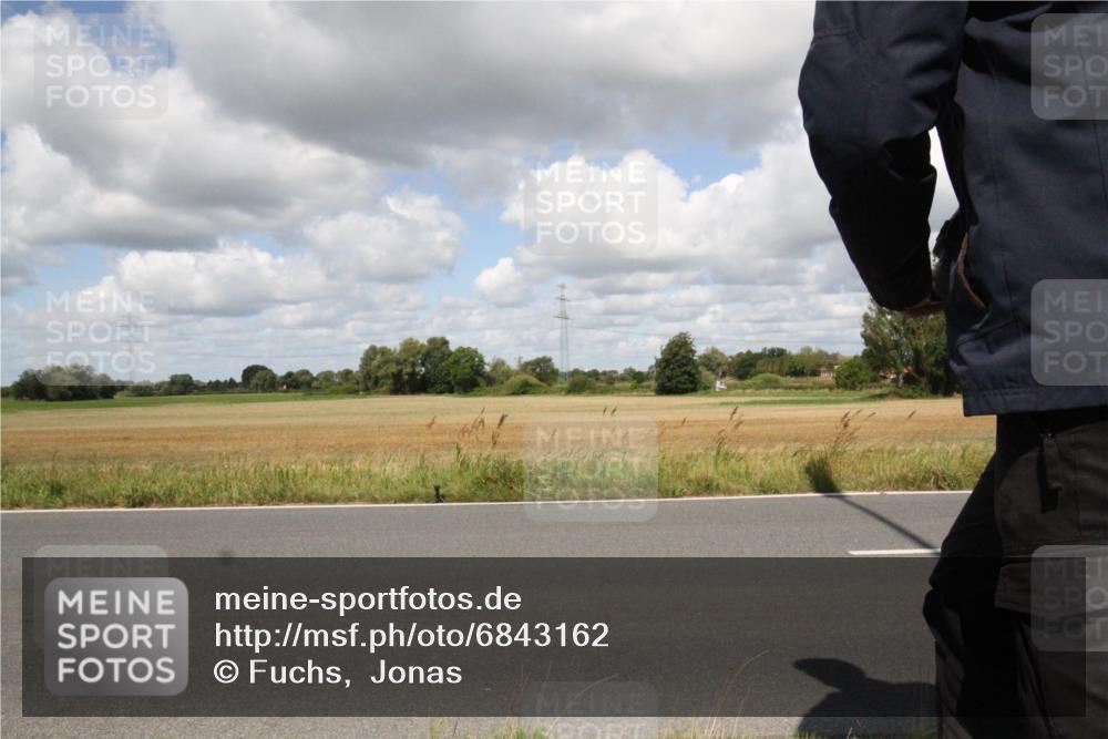 25.08.2024 - Elbe Triathlon Hamburg Fuchs,  Jonas http://msf.ph/oto/6843162 25.08.2024 11:54:25 Radfahren  meine-sportfotos.de