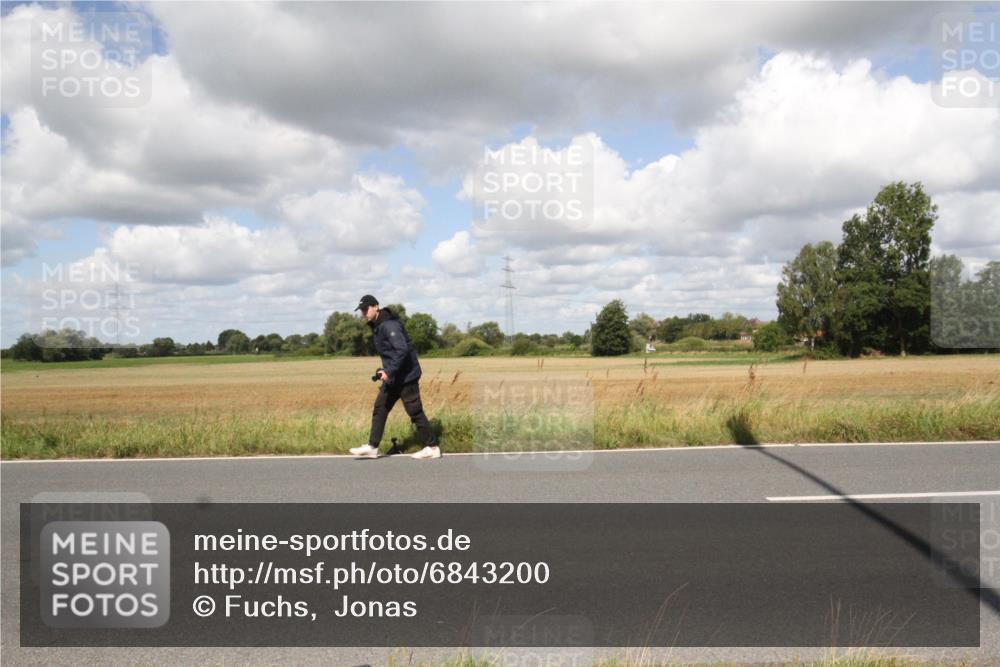 25.08.2024 - Elbe Triathlon Hamburg Fuchs,  Jonas http://msf.ph/oto/6843200 25.08.2024 11:54:34 Radfahren  meine-sportfotos.de