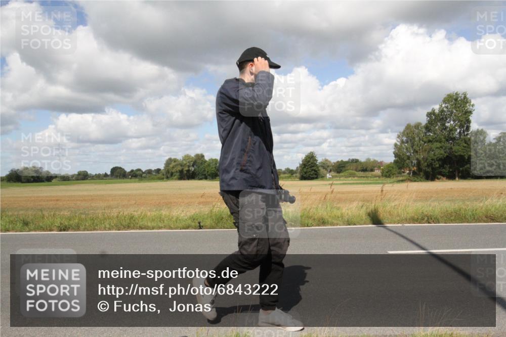 25.08.2024 - Elbe Triathlon Hamburg Fuchs,  Jonas http://msf.ph/oto/6843222 25.08.2024 11:54:40 Radfahren  meine-sportfotos.de