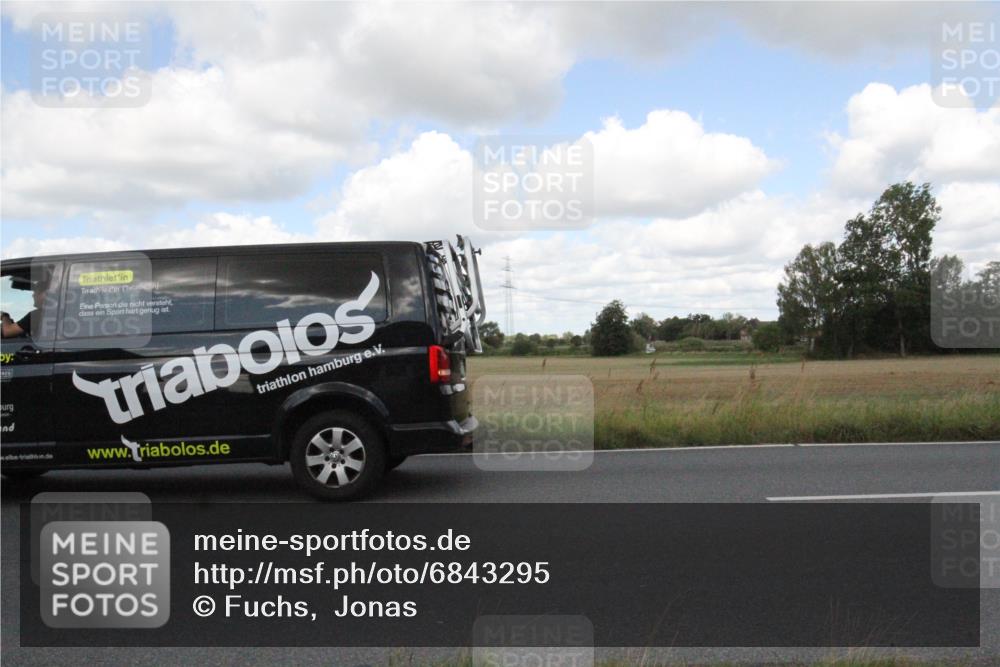 25.08.2024 - Elbe Triathlon Hamburg Fuchs,  Jonas http://msf.ph/oto/6843295 25.08.2024 12:09:22 Radfahren  meine-sportfotos.de