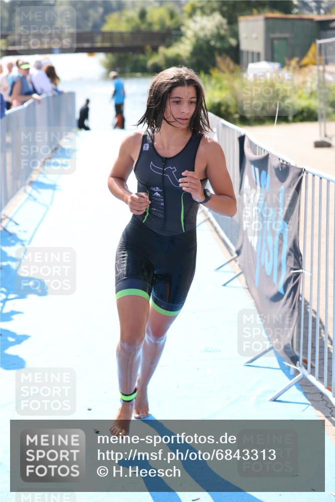 25.08.2024 - Elbe Triathlon Hamburg H.Heesch http://msf.ph/oto/6843313 25.08.2024 14:37:55 Schwimmen  meine-sportfotos.de
