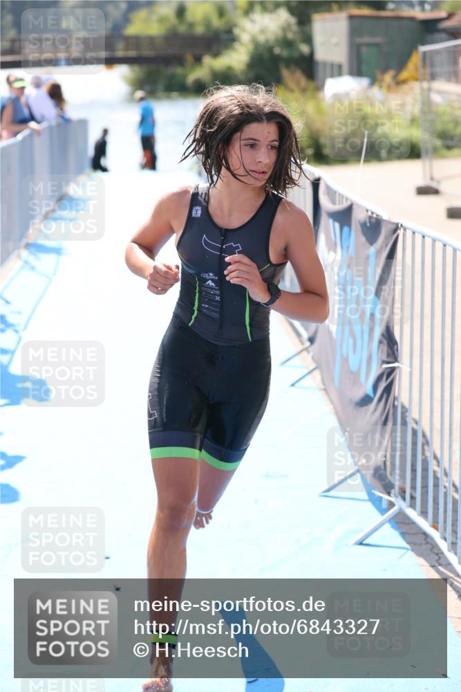 25.08.2024 - Elbe Triathlon Hamburg H.Heesch http://msf.ph/oto/6843327 25.08.2024 14:37:55 Schwimmen  meine-sportfotos.de