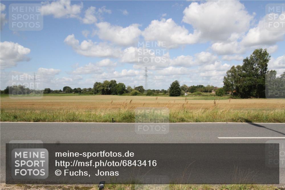 25.08.2024 - Elbe Triathlon Hamburg Fuchs,  Jonas http://msf.ph/oto/6843416 25.08.2024 12:28:11 Radfahren  meine-sportfotos.de