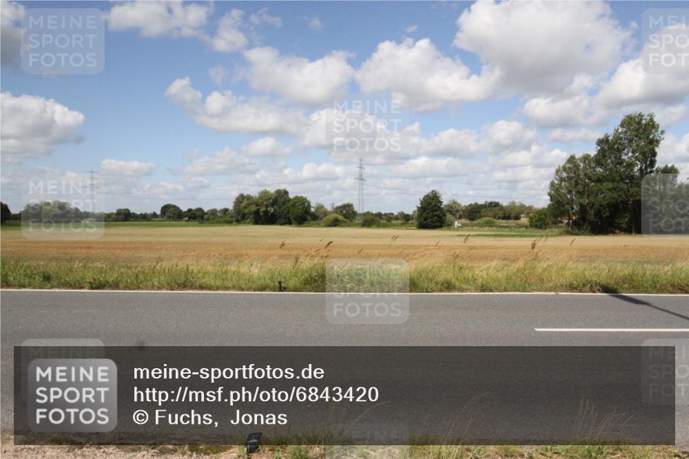 25.08.2024 - Elbe Triathlon Hamburg Fuchs,  Jonas http://msf.ph/oto/6843420 25.08.2024 12:28:16 Radfahren  meine-sportfotos.de