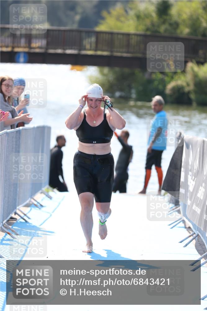 25.08.2024 - Elbe Triathlon Hamburg H.Heesch http://msf.ph/oto/6843421 25.08.2024 14:38:32 Schwimmen  meine-sportfotos.de