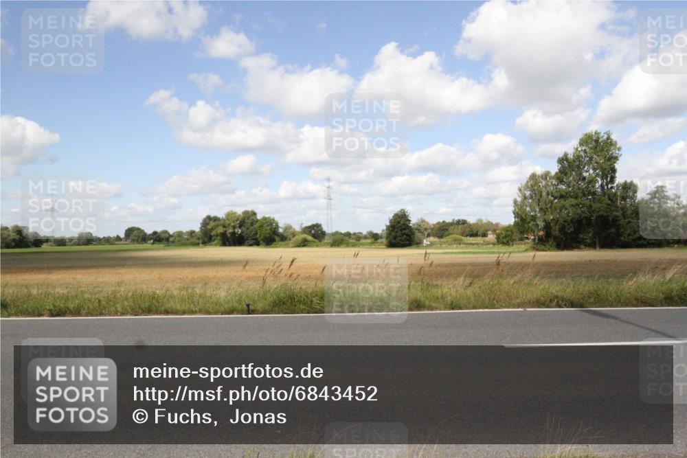 25.08.2024 - Elbe Triathlon Hamburg Fuchs,  Jonas http://msf.ph/oto/6843452 25.08.2024 12:28:57 Radfahren  meine-sportfotos.de