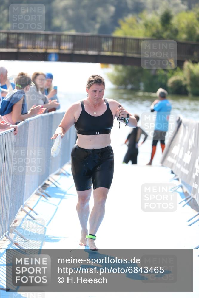 25.08.2024 - Elbe Triathlon Hamburg H.Heesch http://msf.ph/oto/6843465 25.08.2024 14:38:33 Schwimmen  meine-sportfotos.de