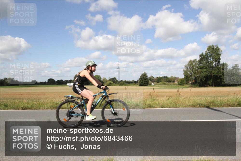 25.08.2024 - Elbe Triathlon Hamburg Fuchs,  Jonas http://msf.ph/oto/6843466 25.08.2024 12:29:57 Radfahren 1739 meine-sportfotos.de