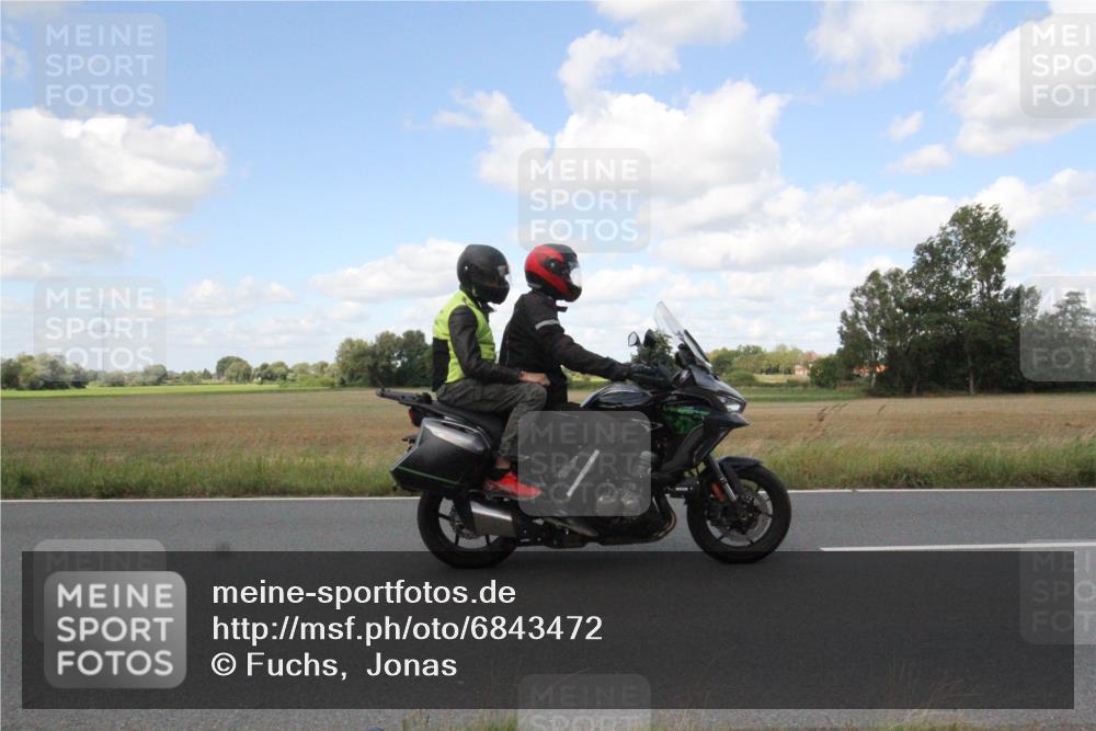 25.08.2024 - Elbe Triathlon Hamburg Fuchs,  Jonas http://msf.ph/oto/6843472 25.08.2024 12:32:36 Radfahren  meine-sportfotos.de