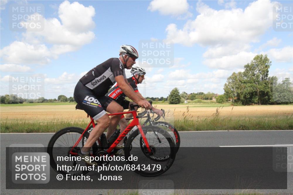 25.08.2024 - Elbe Triathlon Hamburg Fuchs,  Jonas http://msf.ph/oto/6843479 25.08.2024 12:34:41 Radfahren  meine-sportfotos.de