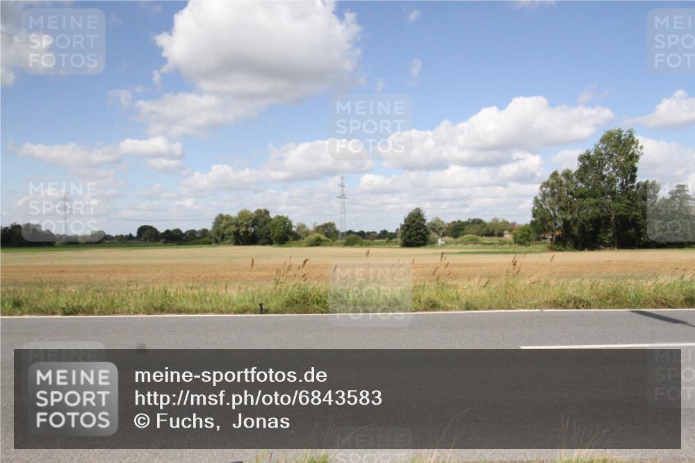 25.08.2024 - Elbe Triathlon Hamburg Fuchs,  Jonas http://msf.ph/oto/6843583 25.08.2024 12:41:48 Radfahren  meine-sportfotos.de