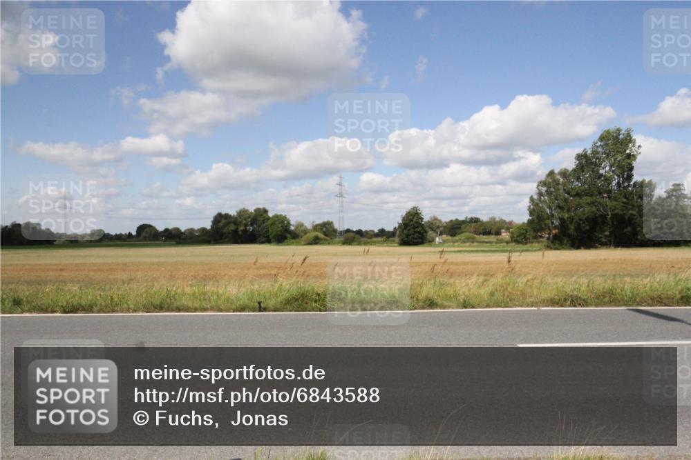 25.08.2024 - Elbe Triathlon Hamburg Fuchs,  Jonas http://msf.ph/oto/6843588 25.08.2024 12:41:54 Radfahren  meine-sportfotos.de