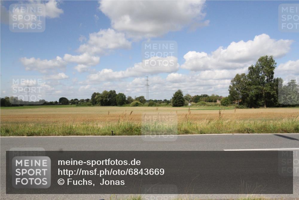 25.08.2024 - Elbe Triathlon Hamburg Fuchs,  Jonas http://msf.ph/oto/6843669 25.08.2024 12:43:24 Radfahren  meine-sportfotos.de