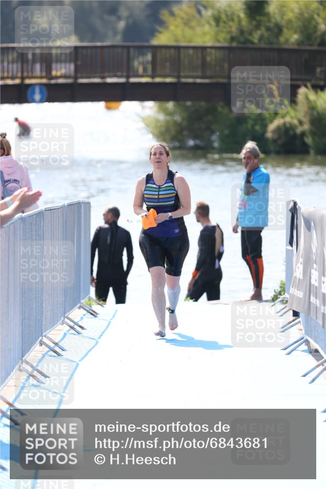 25.08.2024 - Elbe Triathlon Hamburg H.Heesch http://msf.ph/oto/6843681 25.08.2024 14:39:05 Schwimmen  meine-sportfotos.de