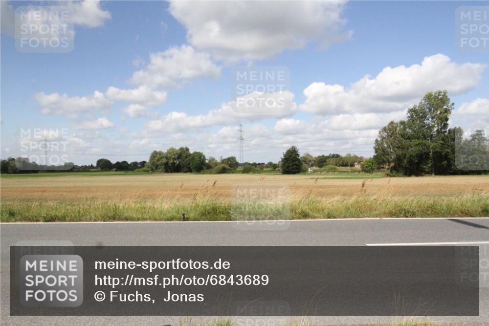 25.08.2024 - Elbe Triathlon Hamburg Fuchs,  Jonas http://msf.ph/oto/6843689 25.08.2024 12:43:35 Radfahren  meine-sportfotos.de