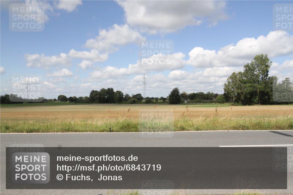 25.08.2024 - Elbe Triathlon Hamburg Fuchs,  Jonas http://msf.ph/oto/6843719 25.08.2024 12:44:08 Radfahren  meine-sportfotos.de