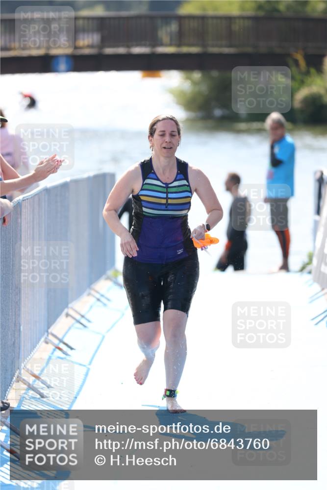 25.08.2024 - Elbe Triathlon Hamburg H.Heesch http://msf.ph/oto/6843760 25.08.2024 14:39:08 Schwimmen  meine-sportfotos.de