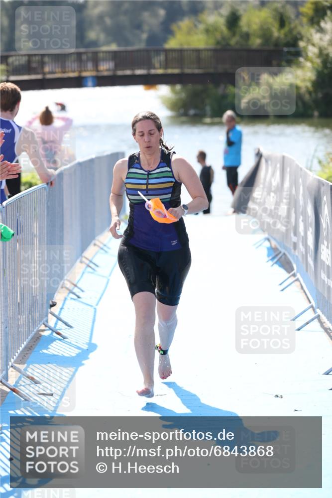 25.08.2024 - Elbe Triathlon Hamburg H.Heesch http://msf.ph/oto/6843868 25.08.2024 14:39:09 Schwimmen  meine-sportfotos.de