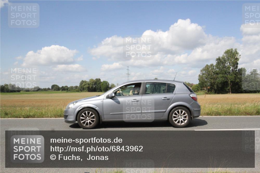 25.08.2024 - Elbe Triathlon Hamburg Fuchs,  Jonas http://msf.ph/oto/6843962 25.08.2024 13:16:07 Radfahren  meine-sportfotos.de