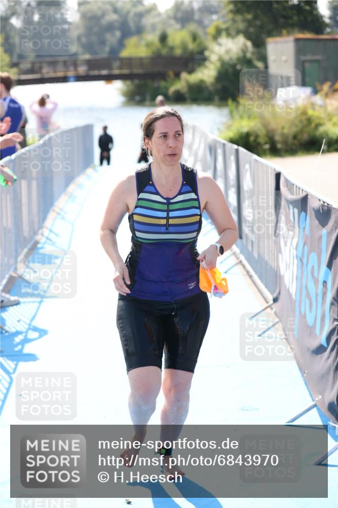 25.08.2024 - Elbe Triathlon Hamburg H.Heesch http://msf.ph/oto/6843970 25.08.2024 14:39:11 Schwimmen  meine-sportfotos.de