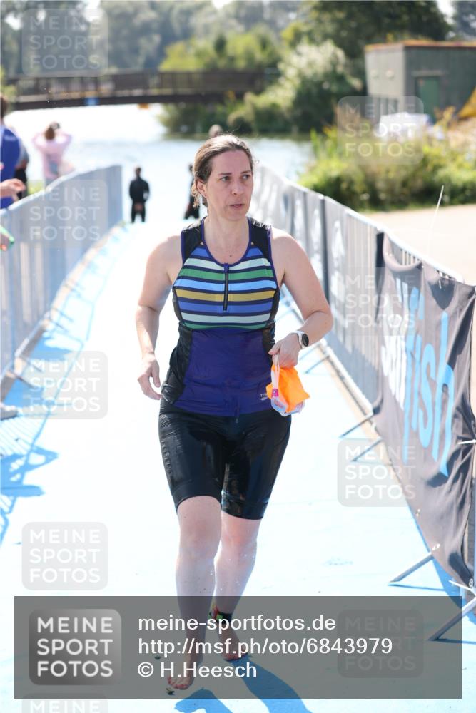 25.08.2024 - Elbe Triathlon Hamburg H.Heesch http://msf.ph/oto/6843979 25.08.2024 14:39:11 Schwimmen  meine-sportfotos.de