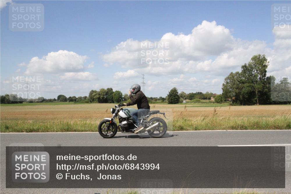 25.08.2024 - Elbe Triathlon Hamburg Fuchs,  Jonas http://msf.ph/oto/6843994 25.08.2024 13:16:15 Radfahren  meine-sportfotos.de