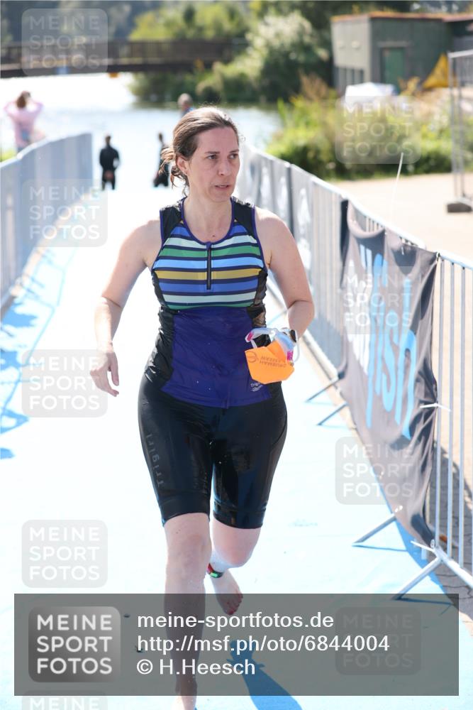 25.08.2024 - Elbe Triathlon Hamburg H.Heesch http://msf.ph/oto/6844004 25.08.2024 14:39:11 Schwimmen  meine-sportfotos.de