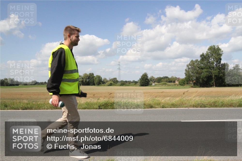 25.08.2024 - Elbe Triathlon Hamburg Fuchs,  Jonas http://msf.ph/oto/6844009 25.08.2024 13:20:01 Radfahren  meine-sportfotos.de