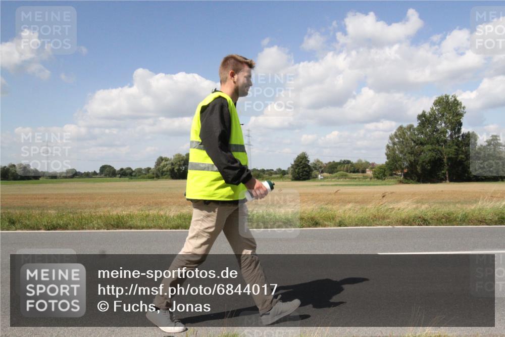 25.08.2024 - Elbe Triathlon Hamburg Fuchs,  Jonas http://msf.ph/oto/6844017 25.08.2024 13:20:01 Radfahren  meine-sportfotos.de
