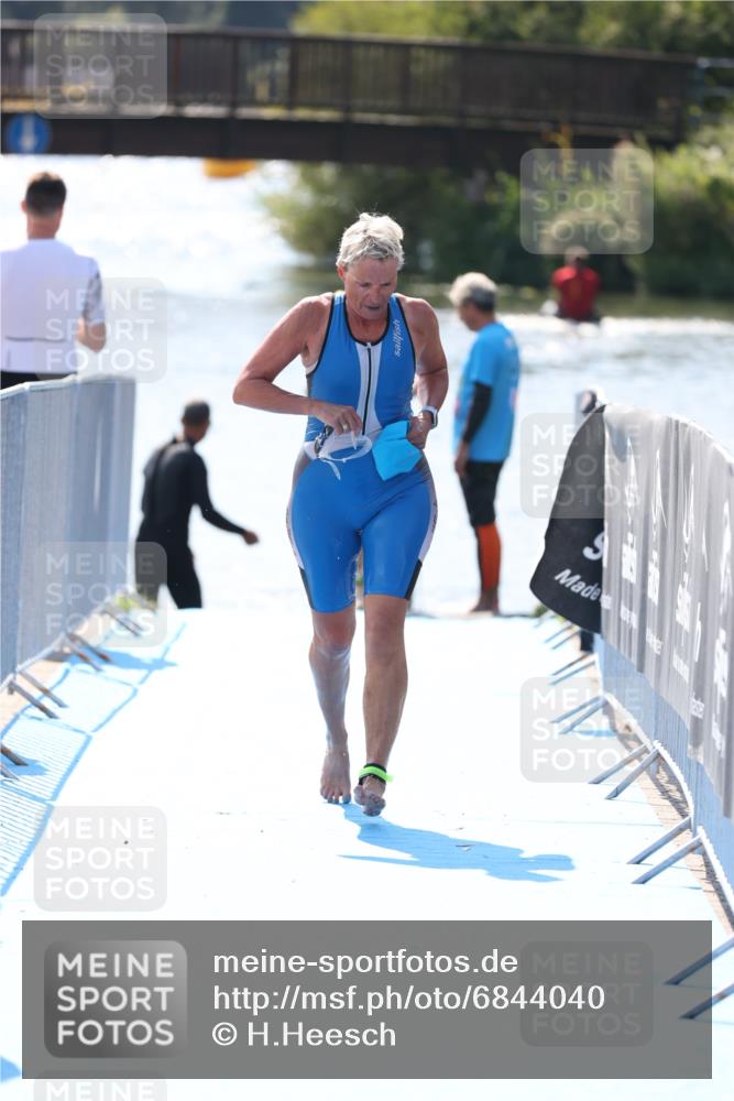 25.08.2024 - Elbe Triathlon Hamburg H.Heesch http://msf.ph/oto/6844040 25.08.2024 14:40:36 Schwimmen  meine-sportfotos.de