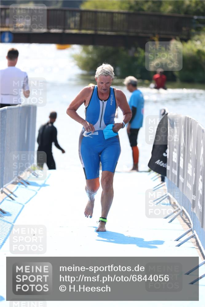 25.08.2024 - Elbe Triathlon Hamburg H.Heesch http://msf.ph/oto/6844056 25.08.2024 14:40:36 Schwimmen  meine-sportfotos.de