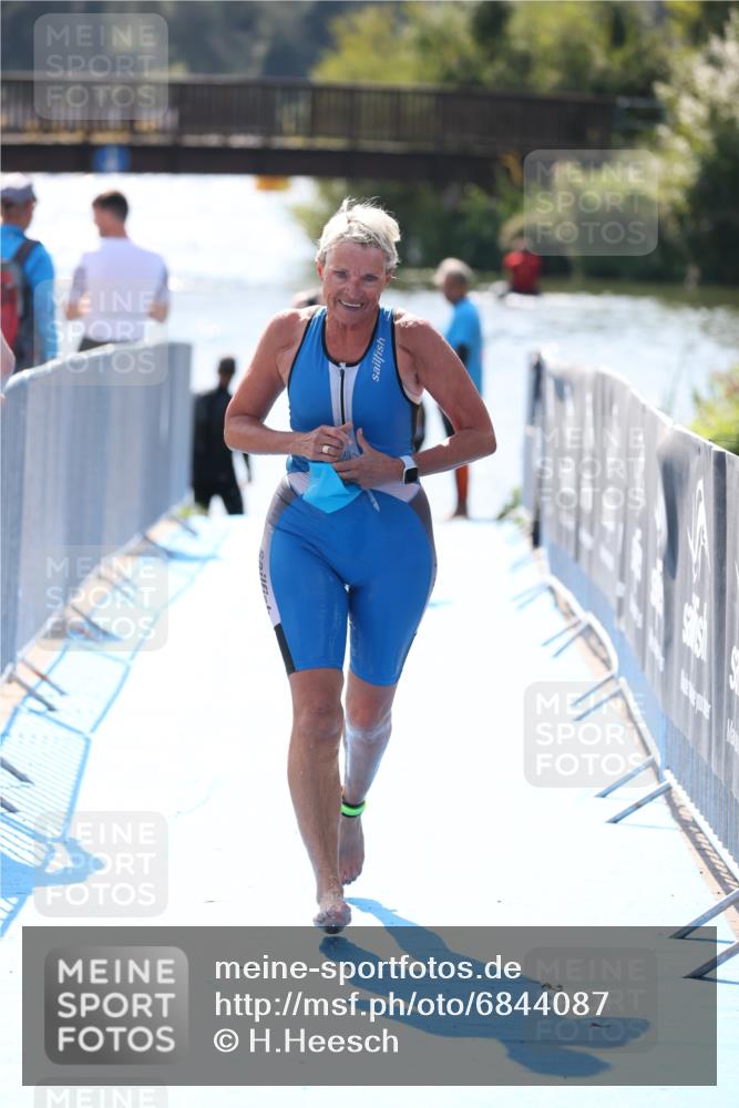 25.08.2024 - Elbe Triathlon Hamburg H.Heesch http://msf.ph/oto/6844087 25.08.2024 14:40:38 Schwimmen  meine-sportfotos.de