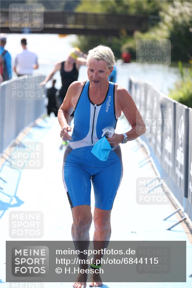 25.08.2024 - Elbe Triathlon Hamburg H.Heesch http://msf.ph/oto/6844115 25.08.2024 14:40:40 Schwimmen  meine-sportfotos.de