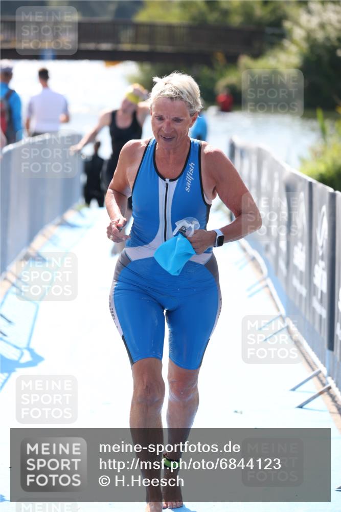 25.08.2024 - Elbe Triathlon Hamburg H.Heesch http://msf.ph/oto/6844123 25.08.2024 14:40:40 Schwimmen  meine-sportfotos.de