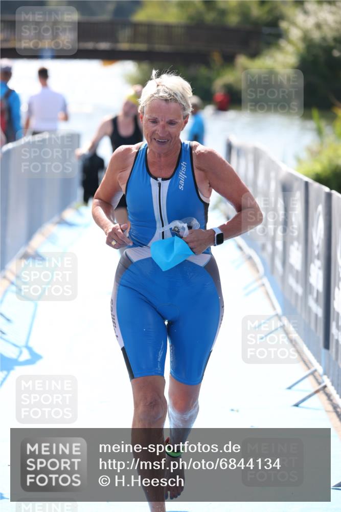 25.08.2024 - Elbe Triathlon Hamburg H.Heesch http://msf.ph/oto/6844134 25.08.2024 14:40:40 Schwimmen  meine-sportfotos.de