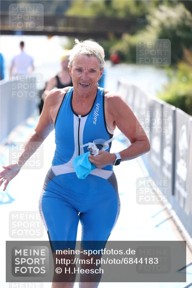 25.08.2024 - Elbe Triathlon Hamburg H.Heesch http://msf.ph/oto/6844183 25.08.2024 14:40:40 Schwimmen  meine-sportfotos.de