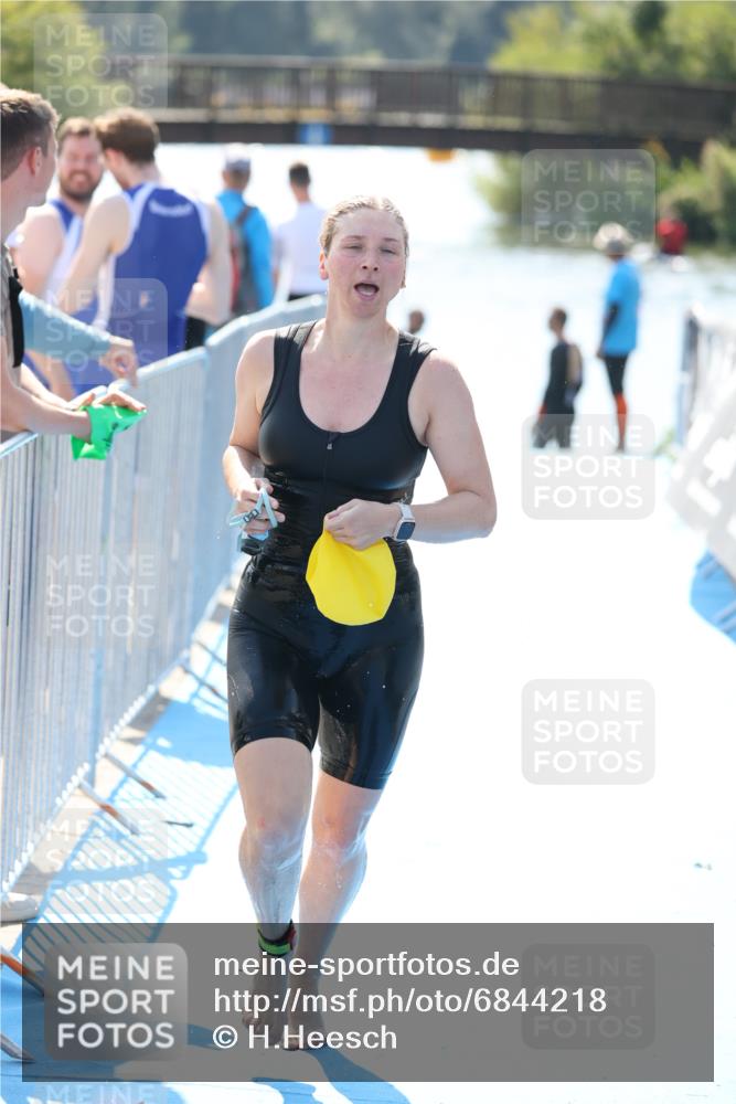 25.08.2024 - Elbe Triathlon Hamburg H.Heesch http://msf.ph/oto/6844218 25.08.2024 14:40:42 Schwimmen  meine-sportfotos.de