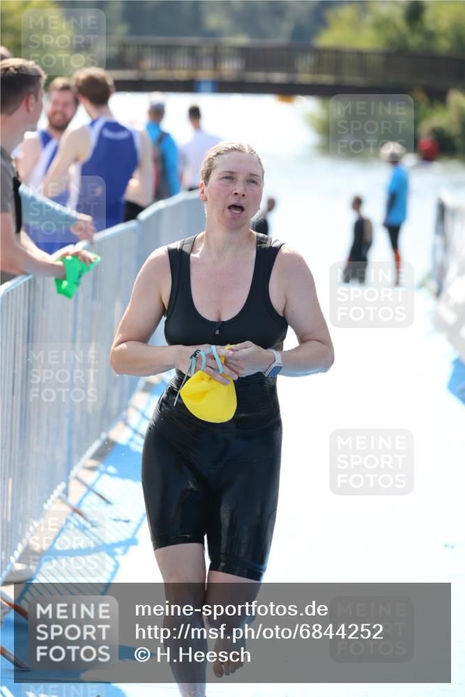 25.08.2024 - Elbe Triathlon Hamburg H.Heesch http://msf.ph/oto/6844252 25.08.2024 14:40:42 Schwimmen  meine-sportfotos.de