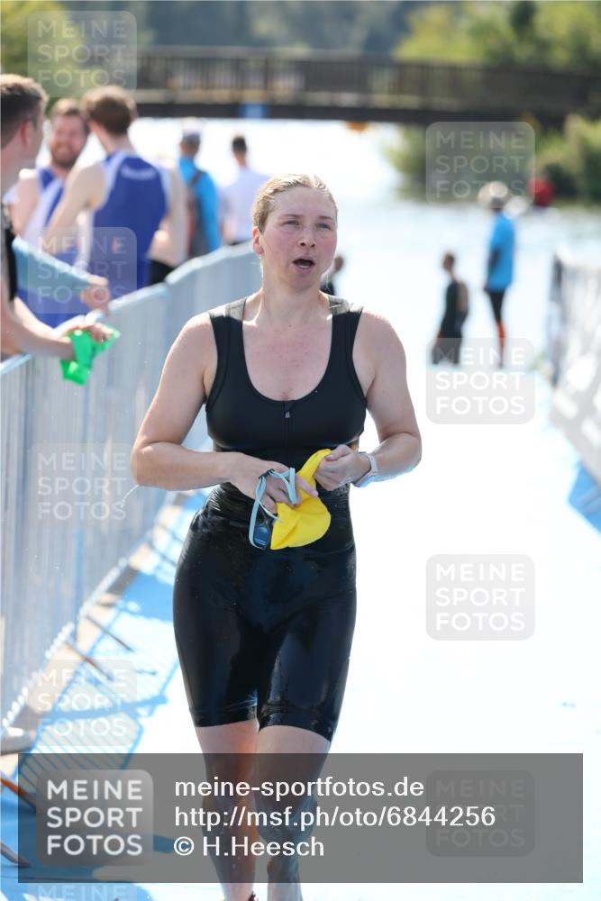 25.08.2024 - Elbe Triathlon Hamburg H.Heesch http://msf.ph/oto/6844256 25.08.2024 14:40:42 Schwimmen  meine-sportfotos.de
