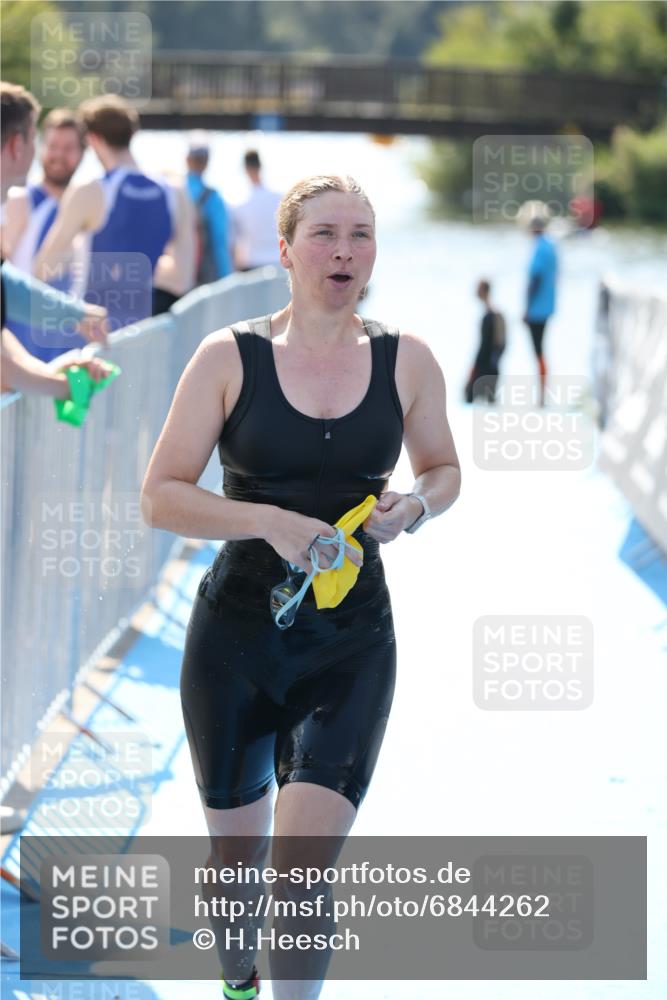 25.08.2024 - Elbe Triathlon Hamburg H.Heesch http://msf.ph/oto/6844262 25.08.2024 14:40:42 Schwimmen  meine-sportfotos.de