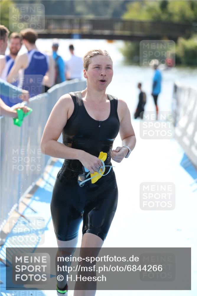 25.08.2024 - Elbe Triathlon Hamburg H.Heesch http://msf.ph/oto/6844266 25.08.2024 14:40:42 Schwimmen  meine-sportfotos.de