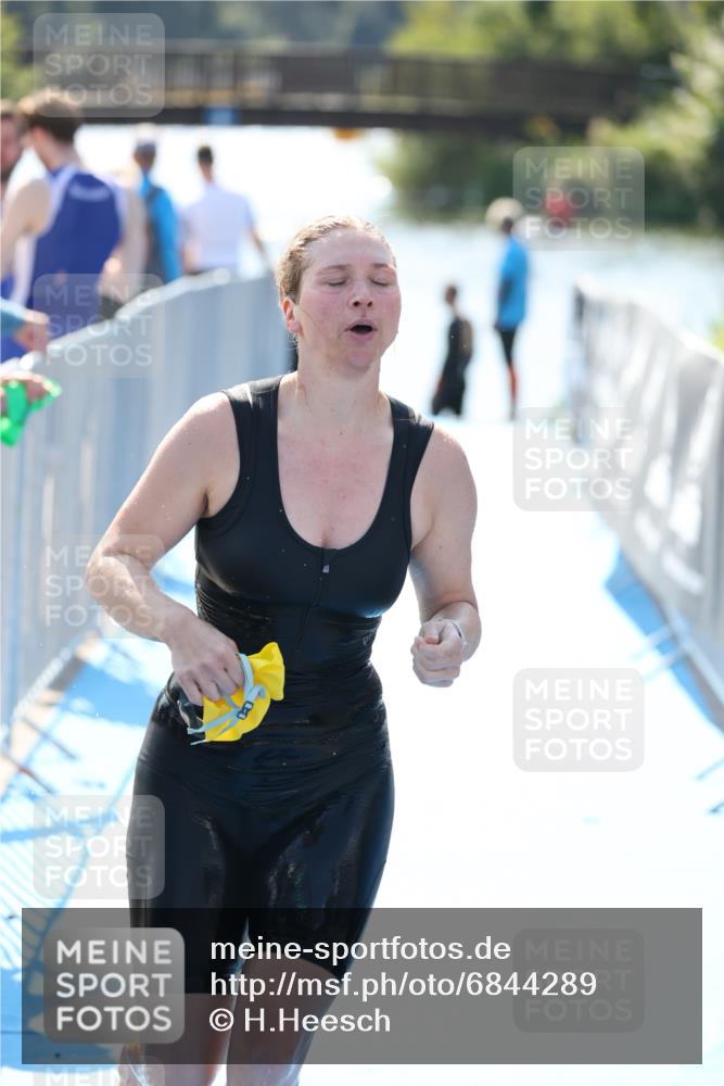 25.08.2024 - Elbe Triathlon Hamburg H.Heesch http://msf.ph/oto/6844289 25.08.2024 14:40:43 Schwimmen  meine-sportfotos.de