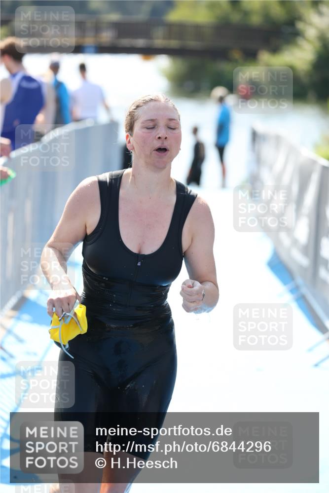 25.08.2024 - Elbe Triathlon Hamburg H.Heesch http://msf.ph/oto/6844296 25.08.2024 14:40:43 Schwimmen  meine-sportfotos.de