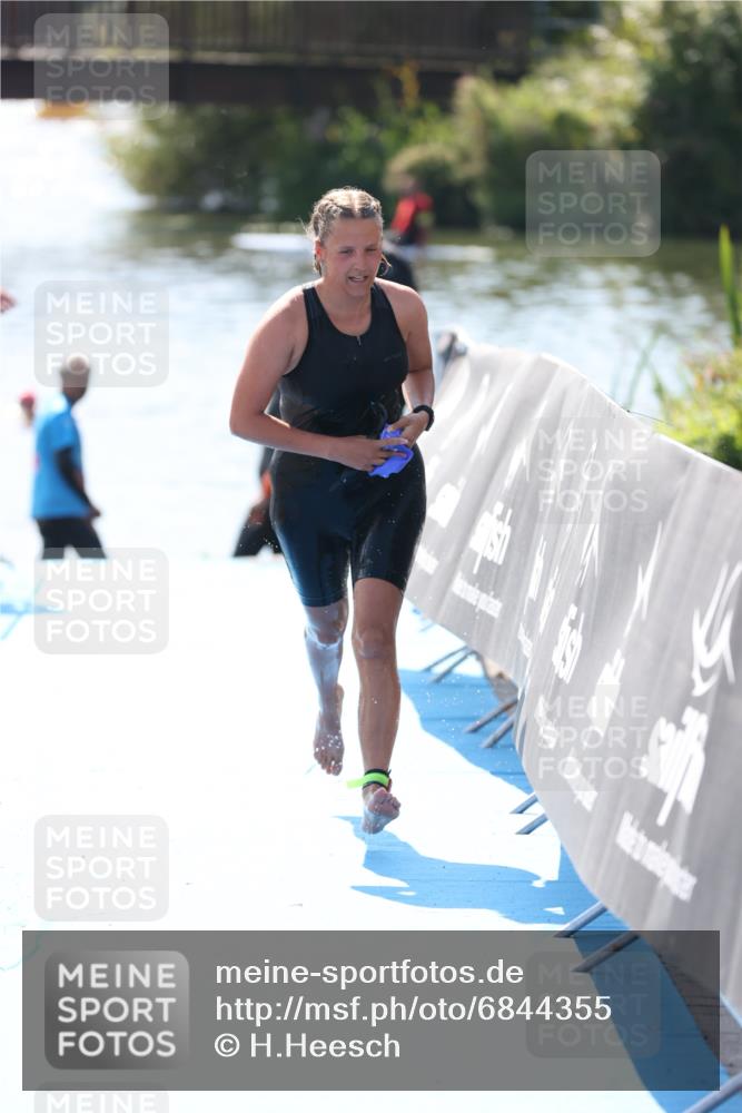 25.08.2024 - Elbe Triathlon Hamburg H.Heesch http://msf.ph/oto/6844355 25.08.2024 14:41:39 Schwimmen  meine-sportfotos.de