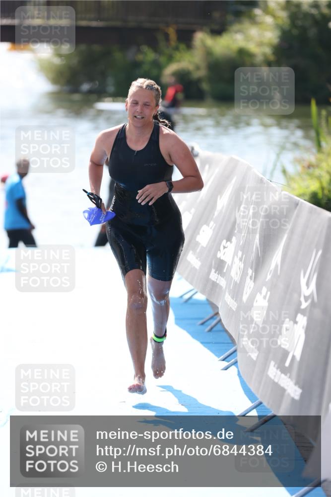 25.08.2024 - Elbe Triathlon Hamburg H.Heesch http://msf.ph/oto/6844384 25.08.2024 14:41:39 Schwimmen  meine-sportfotos.de