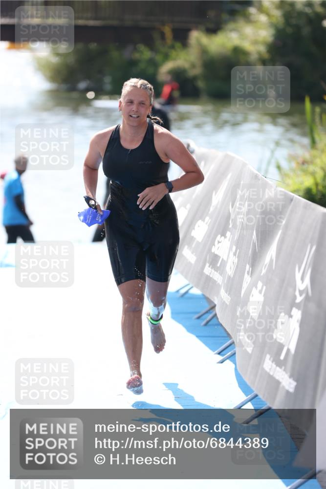 25.08.2024 - Elbe Triathlon Hamburg H.Heesch http://msf.ph/oto/6844389 25.08.2024 14:41:39 Schwimmen  meine-sportfotos.de